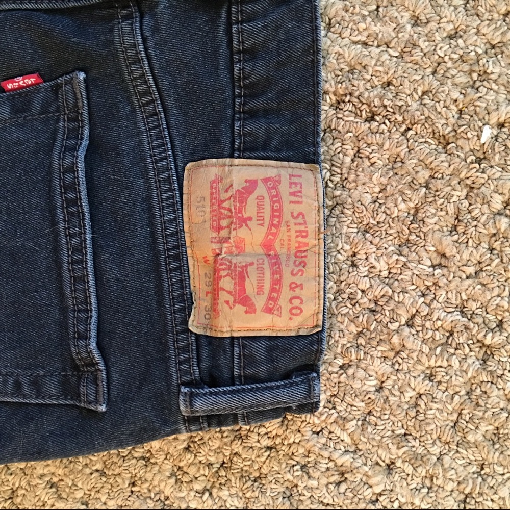 LEVI Shorts - Picture 3 of 5